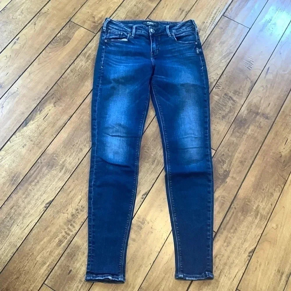 Silver Avery Super Skinny Low-Rise Jeans (27)